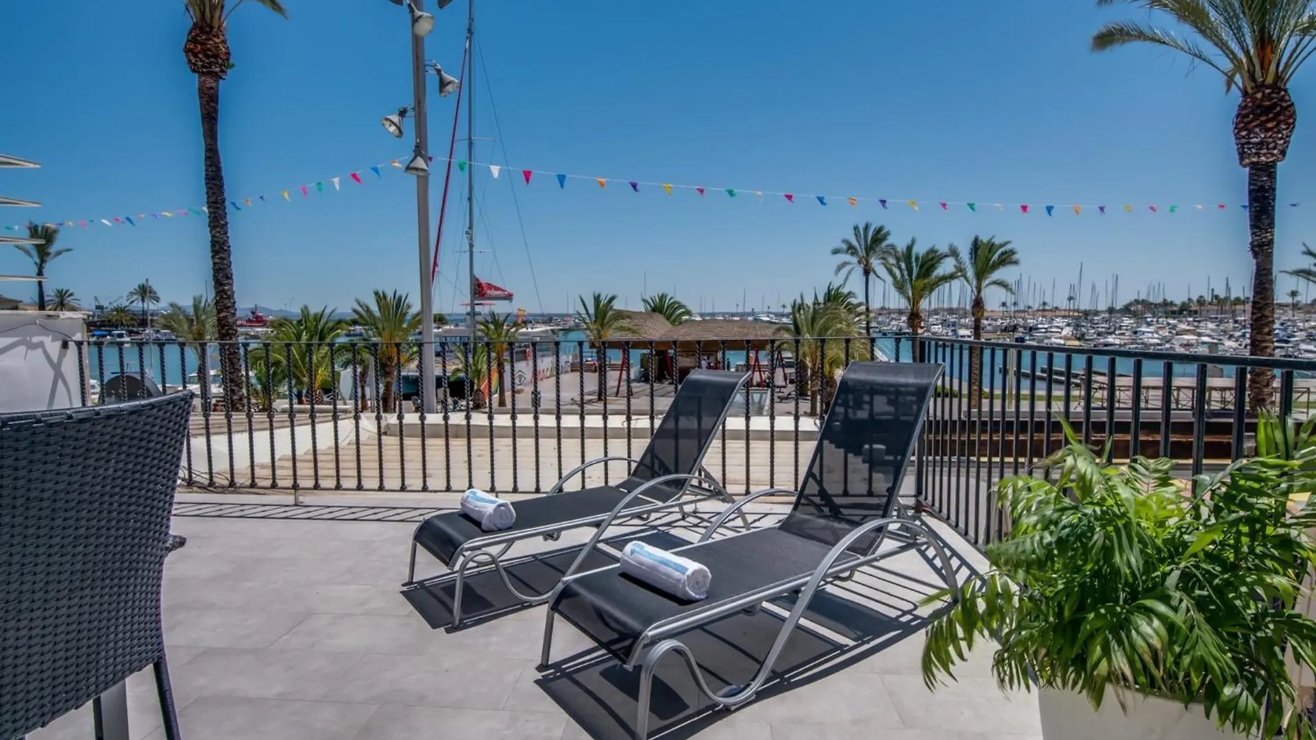 Seafront Apartment, 200M From Beach بورت ذالكوذيا 0*,